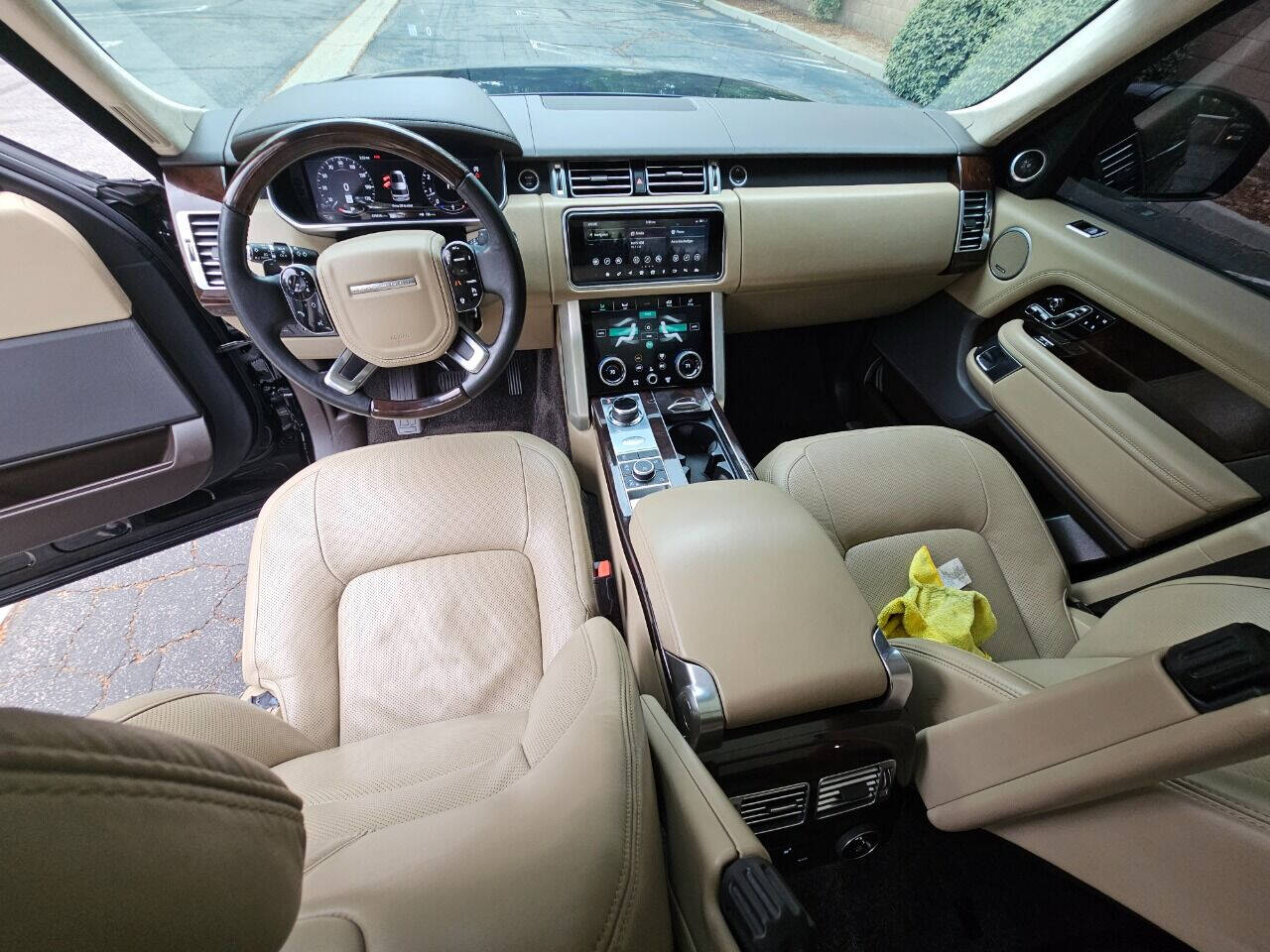 2020 Land Rover Range Rover 25
