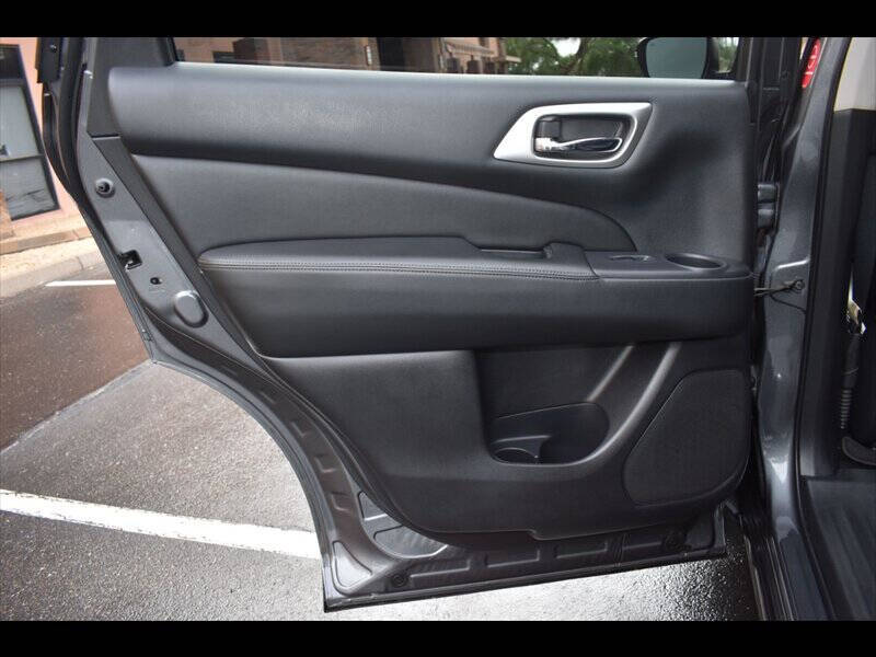 2019 Nissan Pathfinder SL