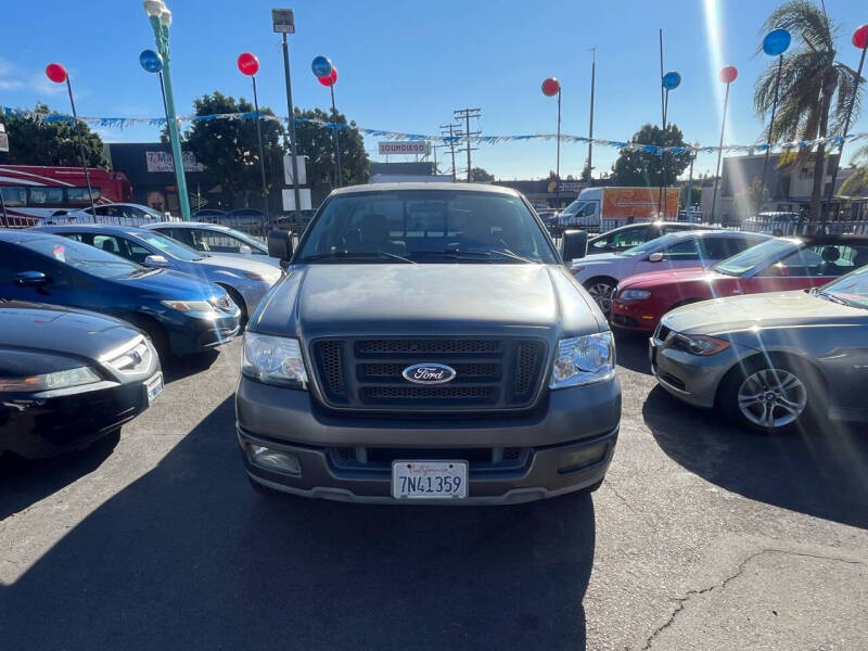 2004 Ford F-150 XLT photo 4