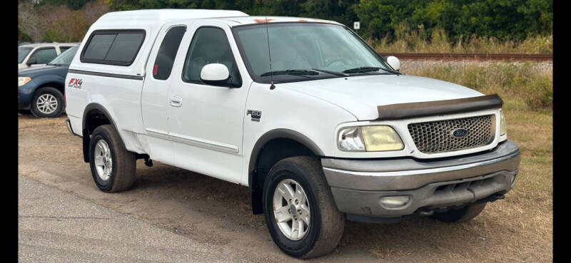 2003 Ford F-150 XLT photo 2