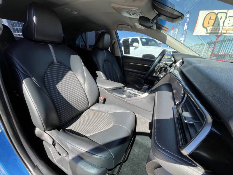 2019 Toyota Camry SE