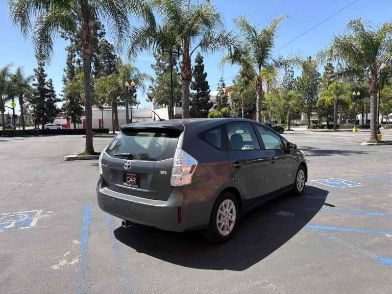 2012 Toyota Prius v