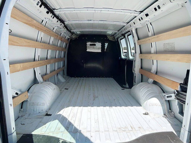 2025 Chevrolet Express 2500