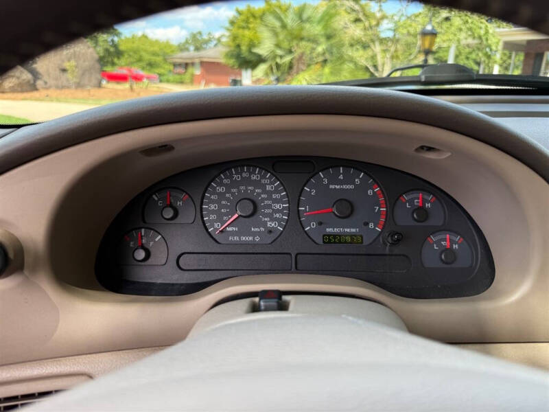 2004 Ford Mustang GT Deluxe