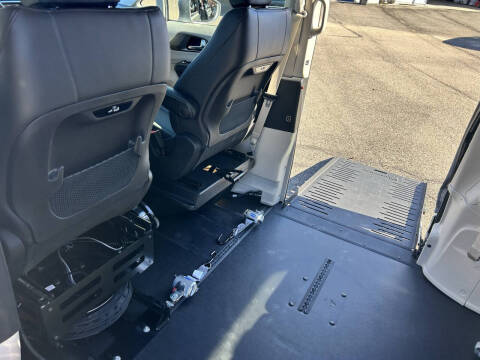 2021 Chrysler Pacifica Touring L