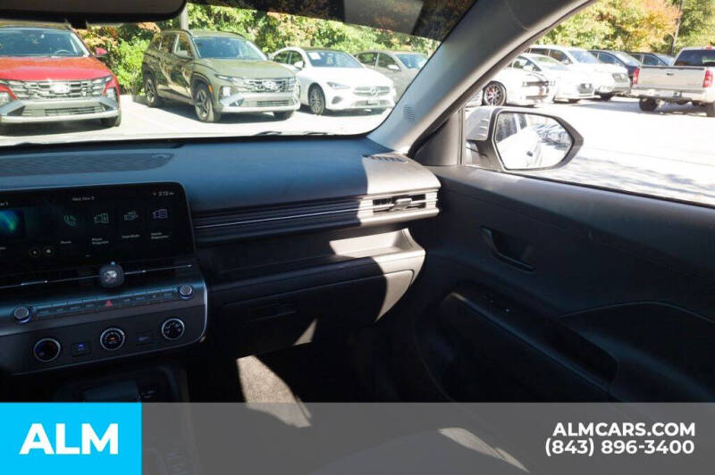 2025 Hyundai Kona SE