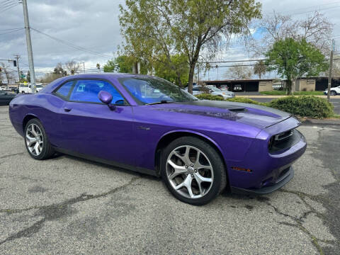 2016 Dodge Challenger SXT Plus