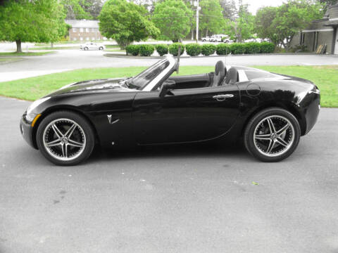 2006 Pontiac Solstice for sale at The Car Vault in Holliston MA