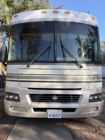 2003 Winnebago Adventurer