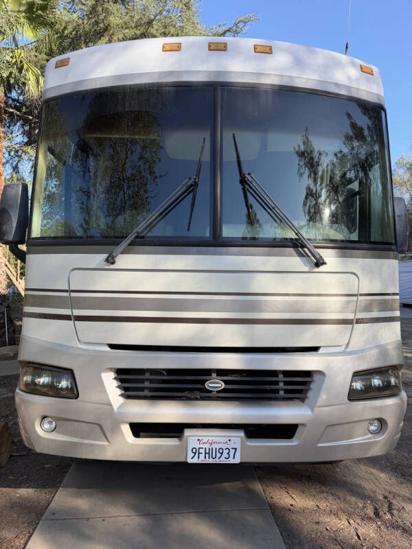 2003 Winnebago Adventurer