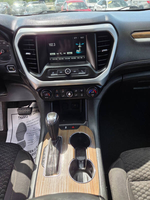 2017 GMC Acadia SLE-1