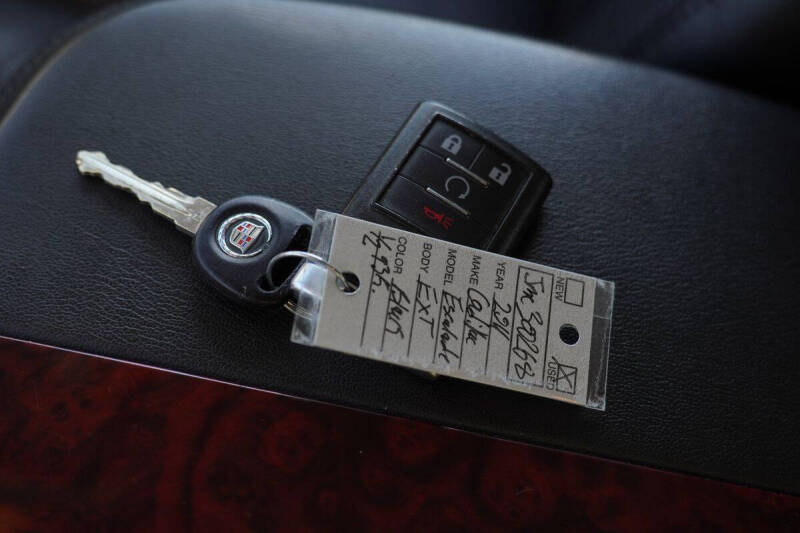 2011 Cadillac Escalade EXT Luxury