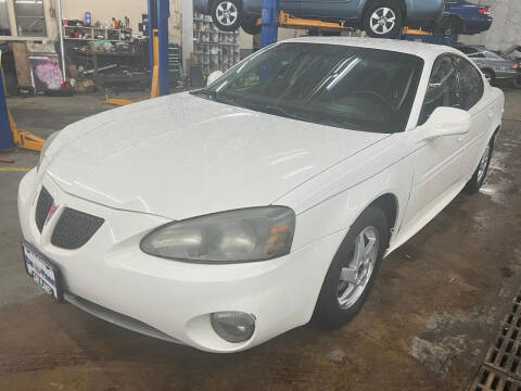 2004 Pontiac Grand Prix for sale at Car Planet Inc. in Milwaukee WI