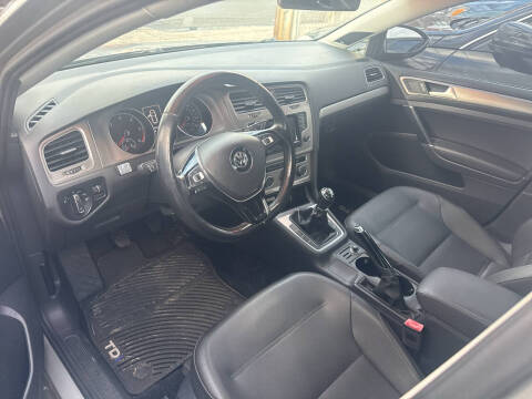 2015 Volkswagen Golf TDI SE