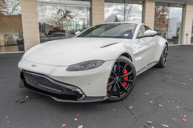 2020 Aston Martin Vantage 35