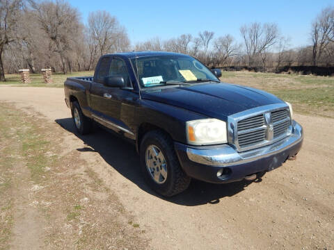 2005 Dodge Dakota for sale at S & M Auto Sales in Centerville SD