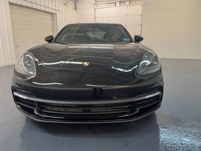 2018 Porsche Panamera 4
