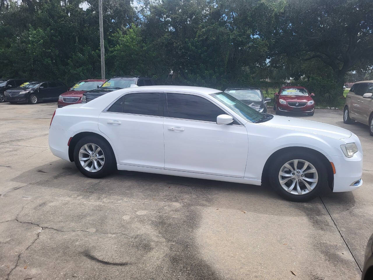 2016 Chrysler 300 for sale at FAMILY AUTO BROKERS in Longwood, FL