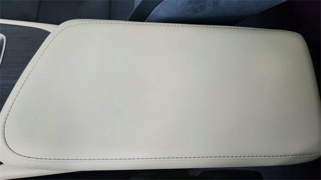 2023 Lexus RZ 450e Luxury