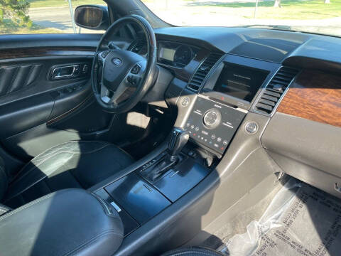 2017 Ford Taurus Limited