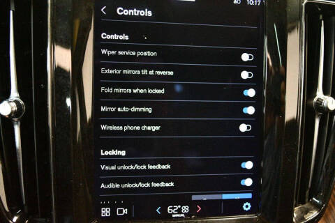 2022 Volvo XC60 B5 Momentum