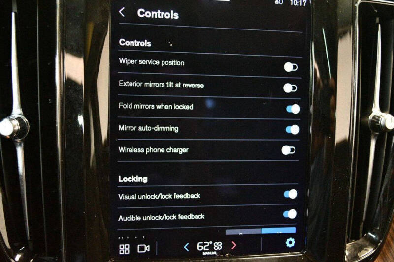 2022 Volvo XC60 B5 Momentum