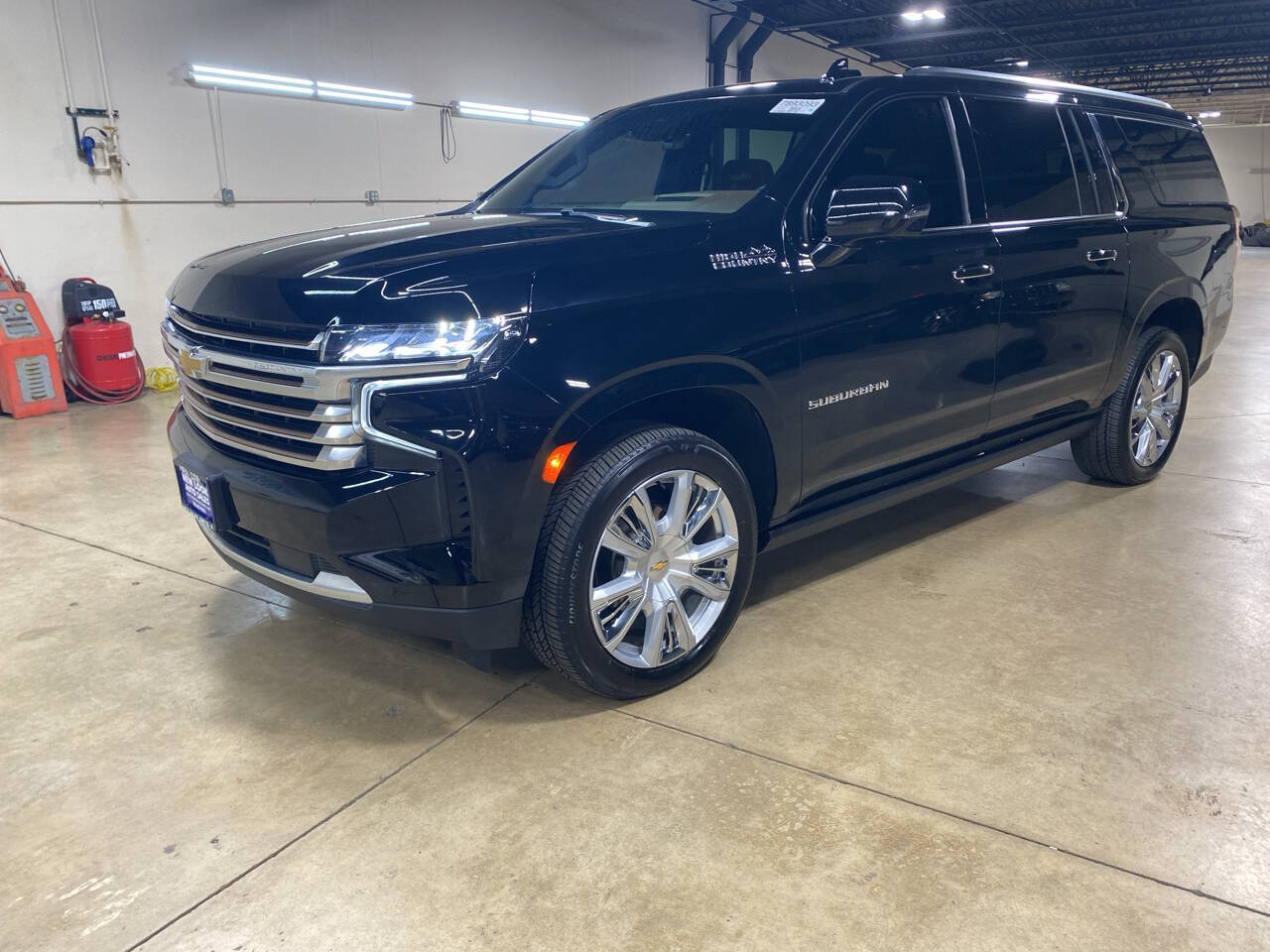 2023 Chevrolet Suburban High Country 4x4 4dr SUV's photo