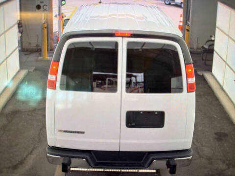 2024 Chevrolet Express 2500
