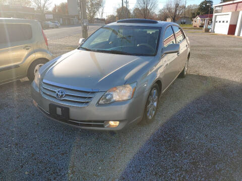2005 Toyota Avalon for sale at VAUGHN'S USED CARS in Guin AL