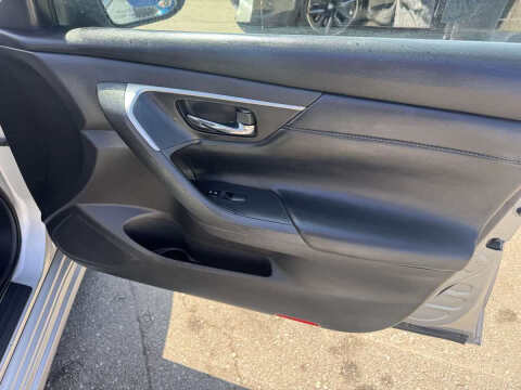 2016 Nissan Altima 2.5 SR