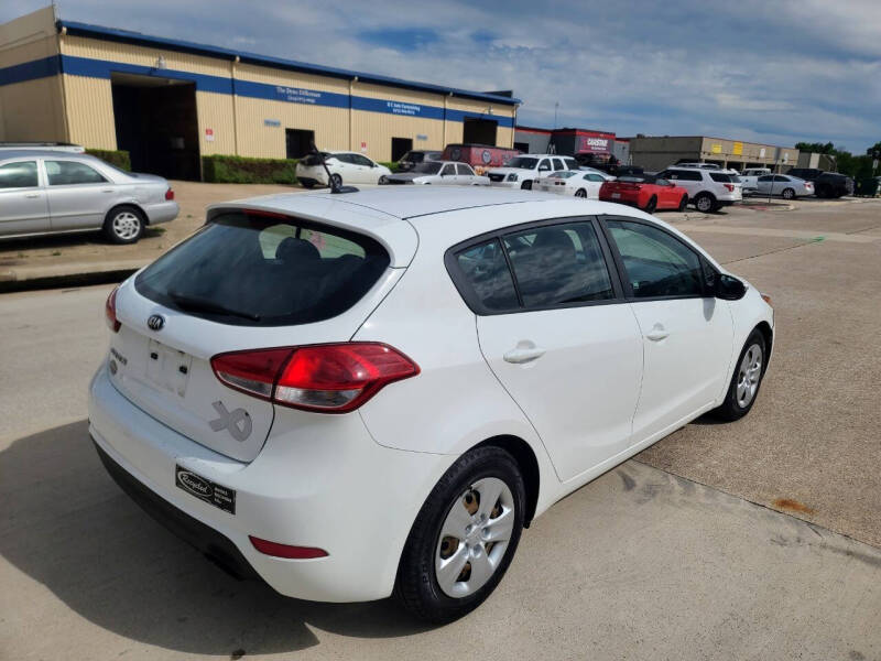 2017 Kia Forte5 LX