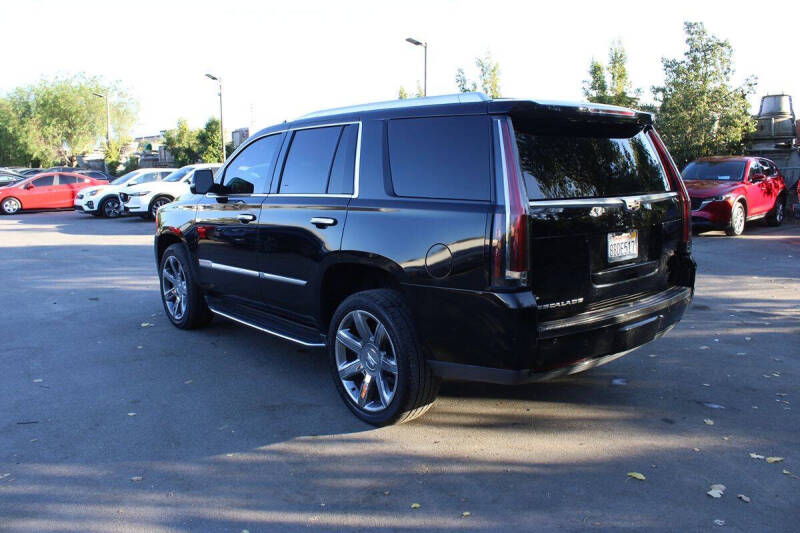2017 Cadillac Escalade Luxury