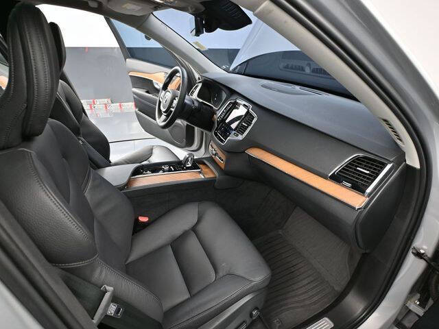 2024 Volvo XC90 B5 Plus Bright Theme