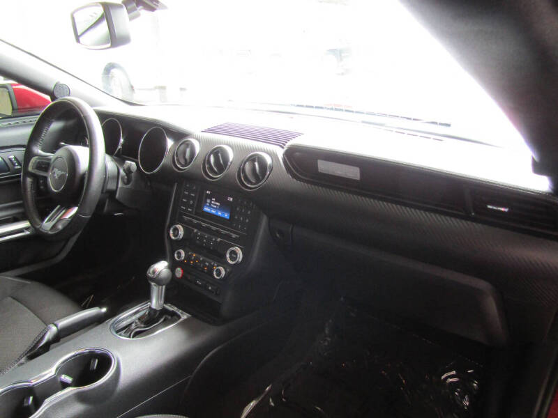 2017 Ford Mustang V6