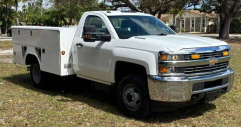 2015 Chevrolet Silverado 3500HD CC