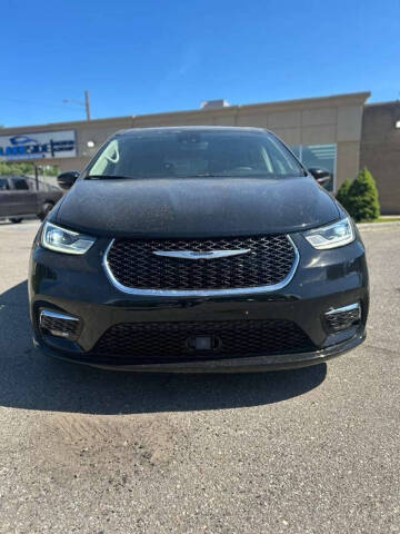 2024 Chrysler Pacifica Touring L