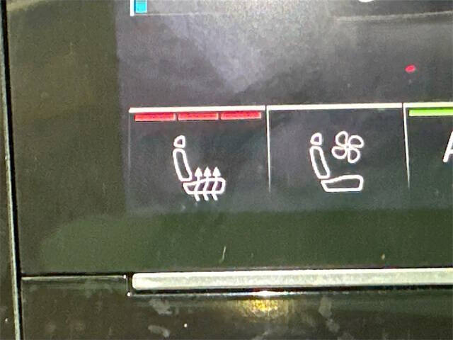 2022 Audi e-tron quattro Premium Plus