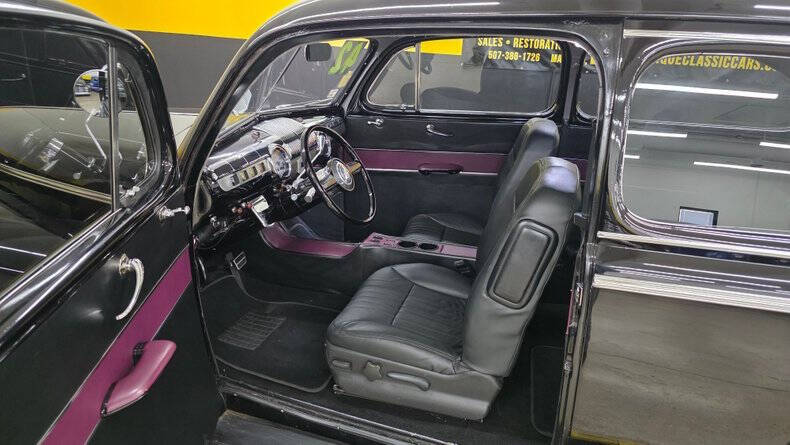 1942 Ford Super Deluxe