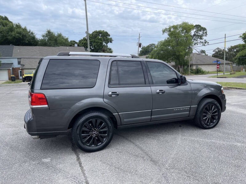 2016 Lincoln Navigator Select