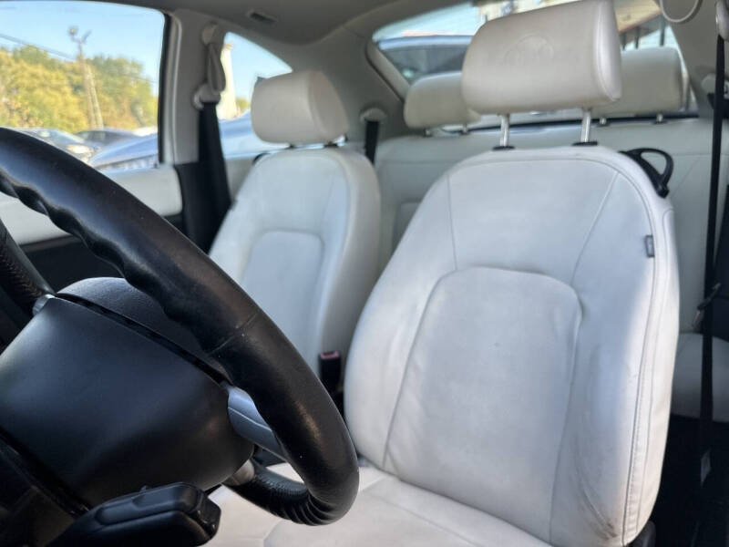 2008 Volkswagen New Beetle Triple White