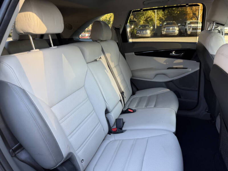 2017 Kia Sorento SX V6