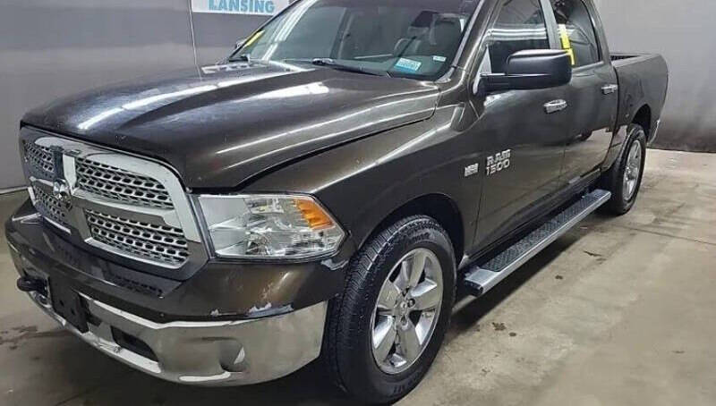 Brown 2013 Ram 1500 SLT 4x4 SLT 4dr Crew Cab 5.5 ft. SB Pickup 2