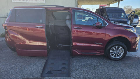 2022 Toyota Sienna for sale at The Mobility Van Store in Lakeland FL