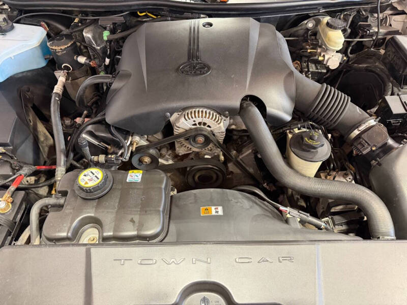 2002 Lincoln Town Car Executive