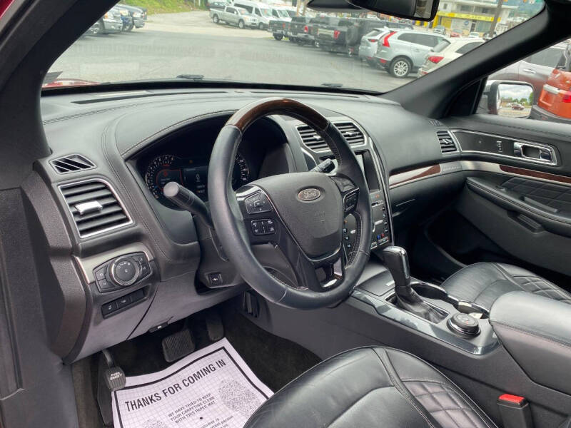 2017 Ford Explorer Platinum