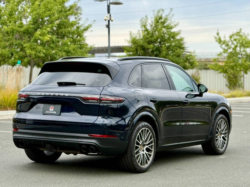 2022 Porsche Cayenne Platinum Edition