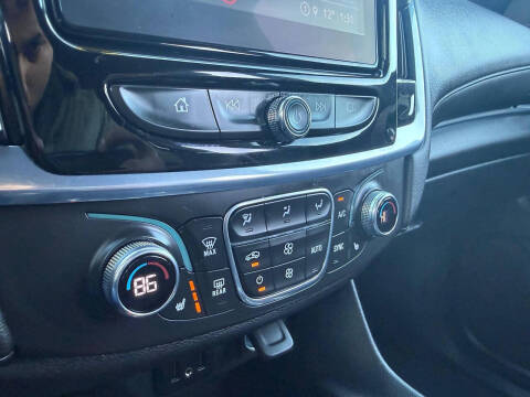 2022 Chevrolet Traverse LT Cloth