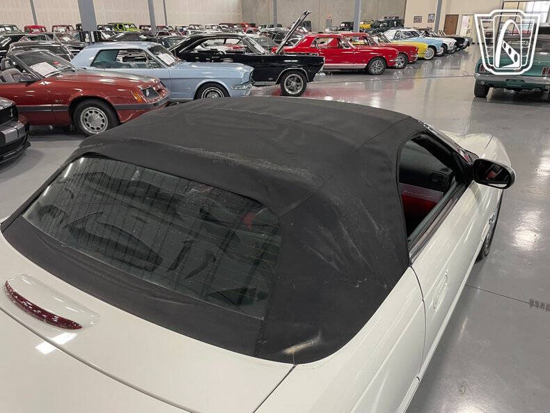 2003 Ford Thunderbird