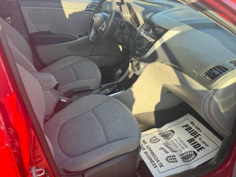 2012 Hyundai Accent GLS