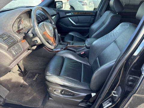 2002 BMW X5 4.4i
